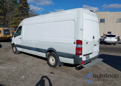 2015 Mercedes-Benz Sprinter 2500 High Roof из США, поврежденный, VIN WD3PE8DBXFP133420